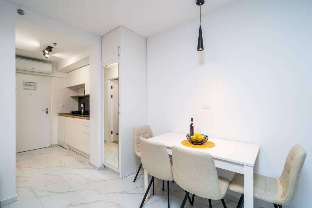Luxury Downtown West *
